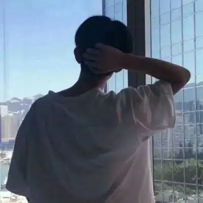 男头月光不抱你时间摧毁你qq男生头像我要个性网
