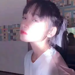 伤感女生头像蹦最浪的迪,喝最烈的酒
