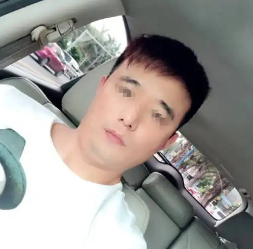 丈夫性无能,漂亮女教师出轨小13岁同事,陪睡半年意外怀孕了