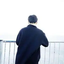 吸引女生的微信帅气头像
