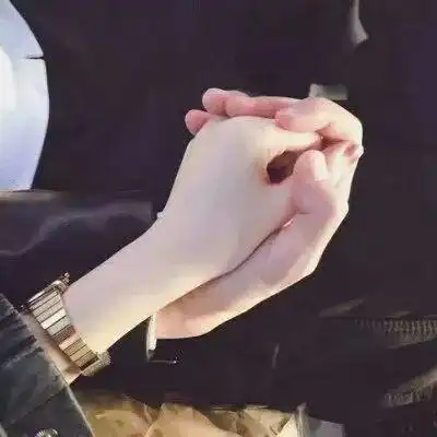 情侣头像一对两张l你为什么想要谈恋爱
