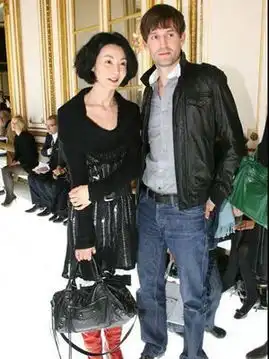 韦唯频携子亮相盘点情史曾与付笛生侯耀文热恋