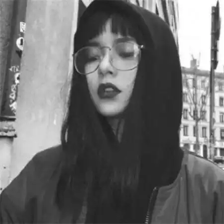 女生微信头像黑白霸气,快来挑选一个社会女头吧
