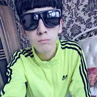 偶像派帅哥qq头像忘了自己的过去那是回忆也是自己

