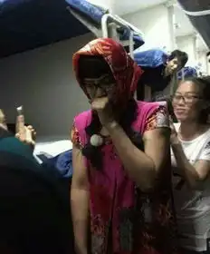 大咖笑料各显神通盘点明星花式躲狗仔的奇葩造型
