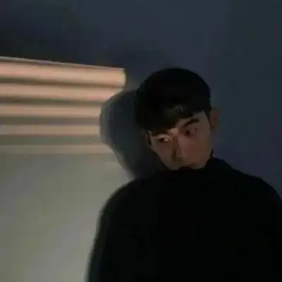 情书我想送你一颗黑凤梨
