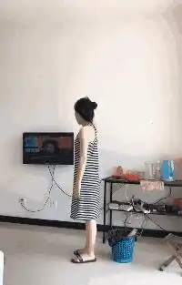 搞笑gif动态图终于知道男生一个人在家都在干嘛了