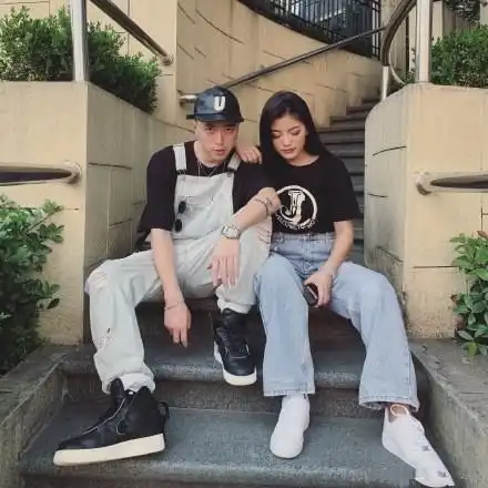 是女儿奴更是妻奴细数jonyj恋爱浪漫史,网友大赞其是好男人
