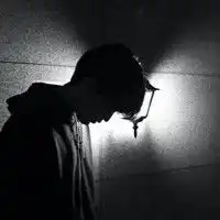 超酷时尚男生头像孤独如寒风刺骨
