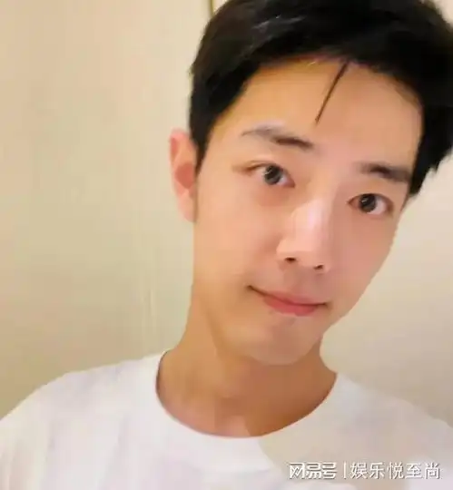 同样是男星素颜,把谢霆锋李易峰张艺兴放一起,差距就出来了
