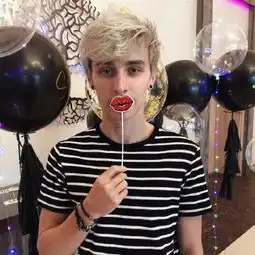 qq欧美男生头像帅气冷酷2018精选你会幸福但我不会祝福