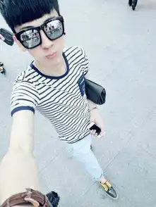 你们知道这个网红叫什么吗知道扣我568911863