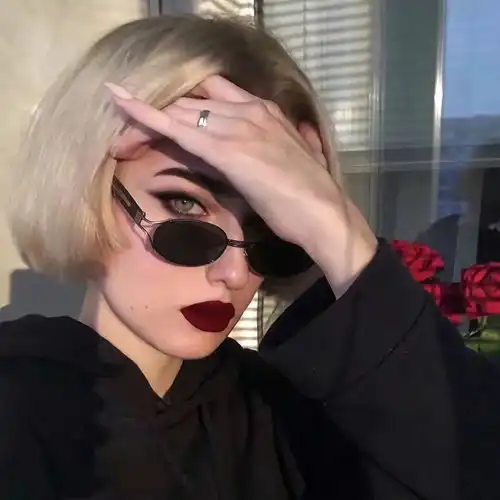 女生头像暗黑系不染世俗
