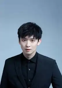 董子健晒与吴彦祖湿身对比照没被拍成男神大呼委屈
