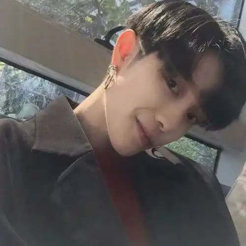 半裸妖男
