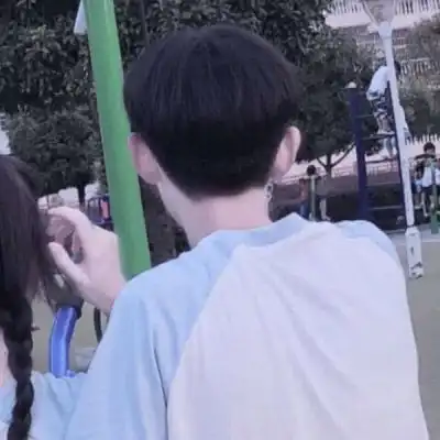 情头一半一张真人背影qq情头双人一人一张背影系列精选
