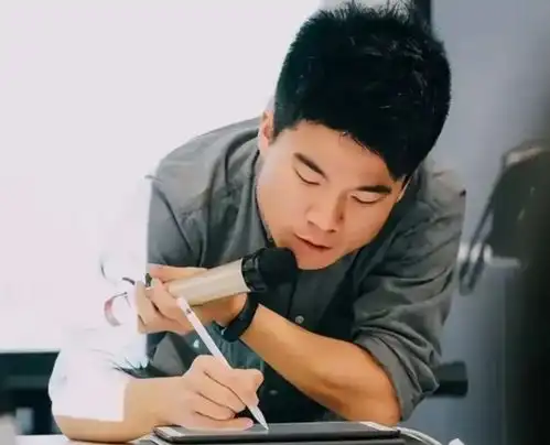 董宇辉将重回东方甄选直播间,单飞传闻不攻自破,个人粉丝破千万
