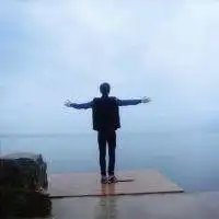 背景是风景情侣头像两张微信头像图片大全
