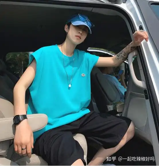 夏天有哪些男士背心推荐
