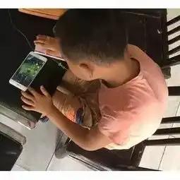13岁男孩玩王者荣耀被骂而跳楼