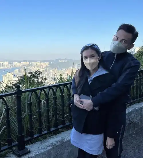 林文龙55岁生日获郭可盈母女祝福,一家三口相互依偎,幸福温馨