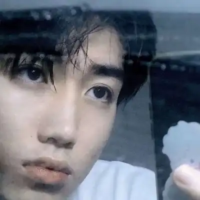 很酷的男生头像真人我的英雄梦就是赶走所有孤独
