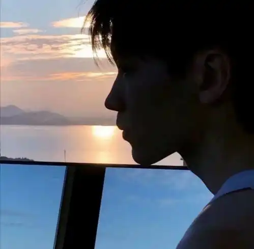 可以推荐几个好看的男生头像吗
