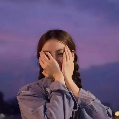 明明是你先靠近我的,可是最后舍不得的却是我
