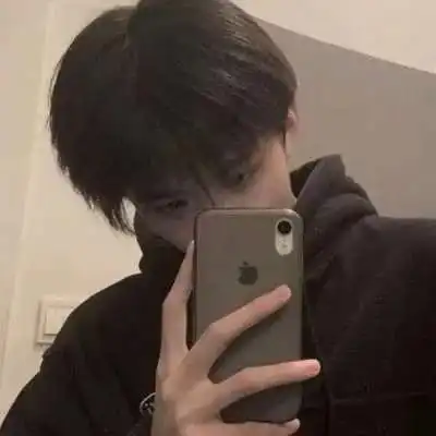 男生头像成年人的世界总在下雨
