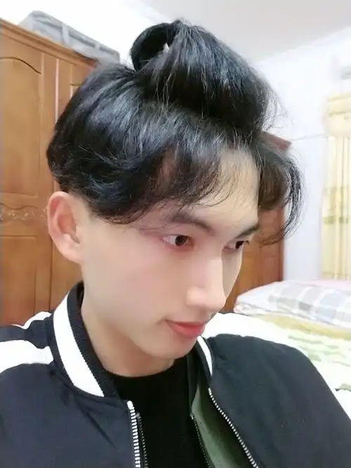 男生如何留出好看的中分