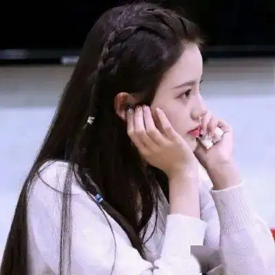微信头像女生好看的侧脸女头像
