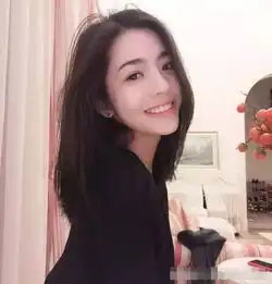 图妹子,这样的男朋友还要他干啥,快跟姐出去嗨
