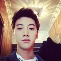 只愿遇见最初的你帅气男生少年qq头像
