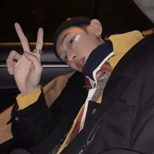 头像背景丨人见落日方想当初
