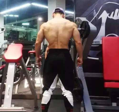 肌肉男背影杀,原来可以如此性感