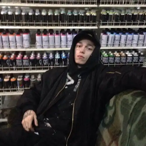 请问有什么可以拿来当微信qq头像的欧美男生头像
