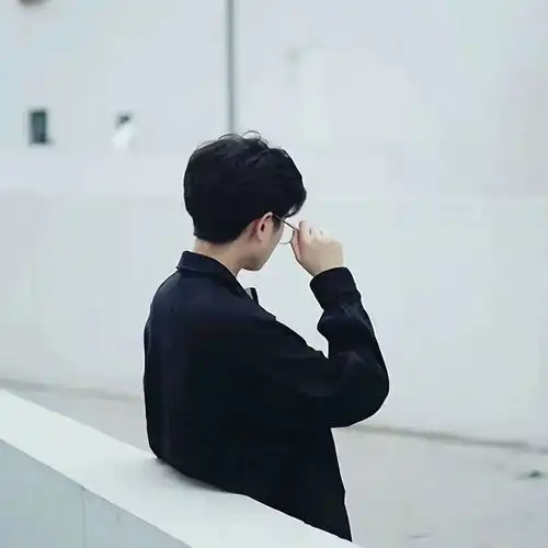 微信头像帅气男生
