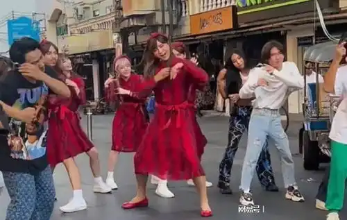 佩服罗志祥能屈能伸男扮女装跳热舞上节目,背后原因好心酸