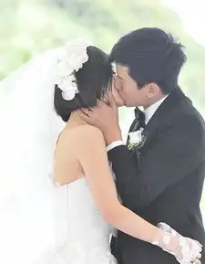 张杰谢娜合体拍大片结婚五年还是这么恩爱
