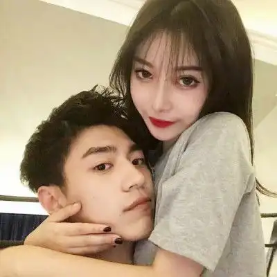 女孩子明明喜欢你,却总是对你忽冷忽热,多半逃不过这3点