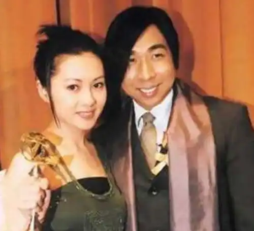 她年轻时美若天仙,但不爱帅哥偏嫁给丑男,如今女儿颜值令人遗憾