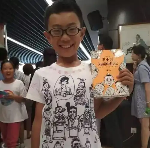一套漫画演绎全部中国史,张泉灵投巨资,上海滩二混子成功逆袭