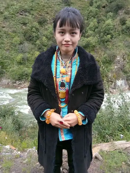 十五岁玩文玩玩珀,让少年成了这样的人