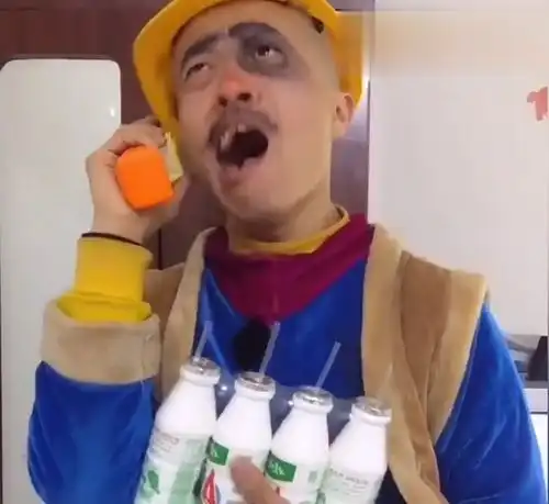 光头强被李老板催促要木头,然而锯子坏了砍不成,难为光头强了