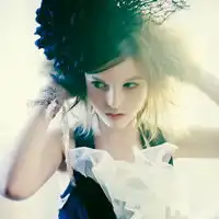 qq欧美男生女生头像大全就算受了伤也不让眼泪留下来
