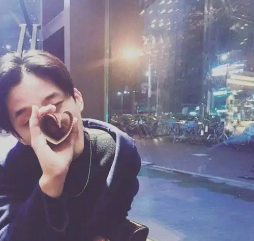 男生说我想你了,高情商女生这样回答,轻松拴住男生的心
