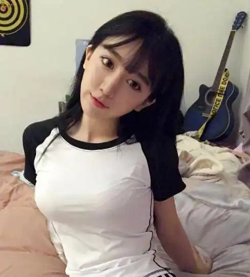 技术女主播没活路呆妹转型靠脸吃饭,和平精英小团团坚持不露脸