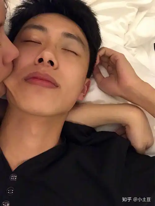 谈一个特别帅特别帅的男朋友是种怎样的体验