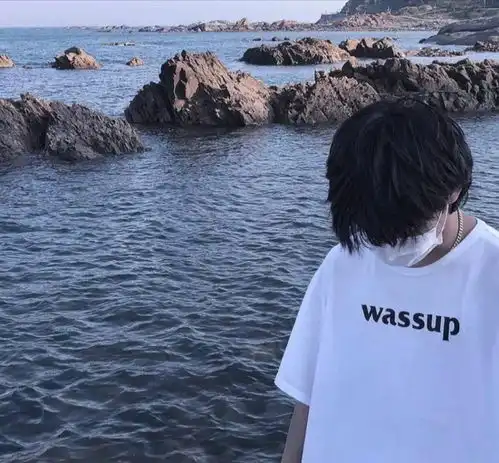 喜欢温柔,温暖,以及寻找着相互吸引的东西,努力活下去的心,很喜欢
