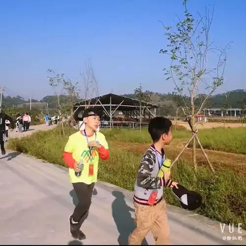 中国少年骑兵营国庆营day2坐上动力伞,与太阳肩并肩